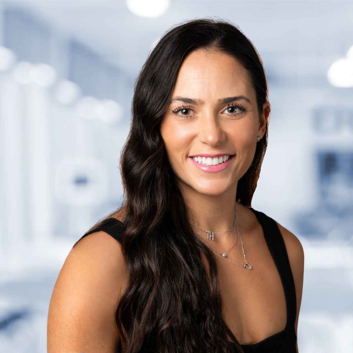Dr. Tracey Didinger, board-certified orthopaedic surgeon specializing in sports medicine and shoulder surgery